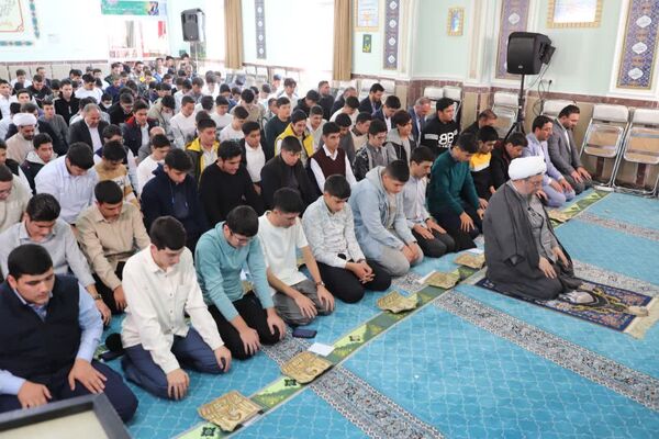 آیین نواخته شدن زنگ نماز در مدارس آذربایجان شرقی با حضور معاون آموزش متوسطه وزارت آموزش و پرورش