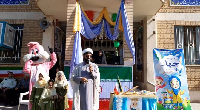 جشن شکوفه‌ها در دبستان جهاد جعفرآباد
