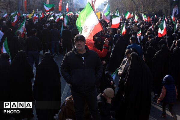 بیعت مردم تهران با سومین رهبر انقلاب