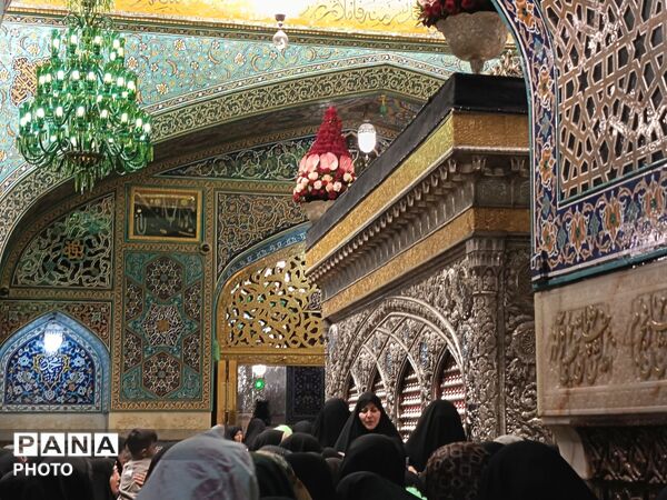در مظهر بهشت