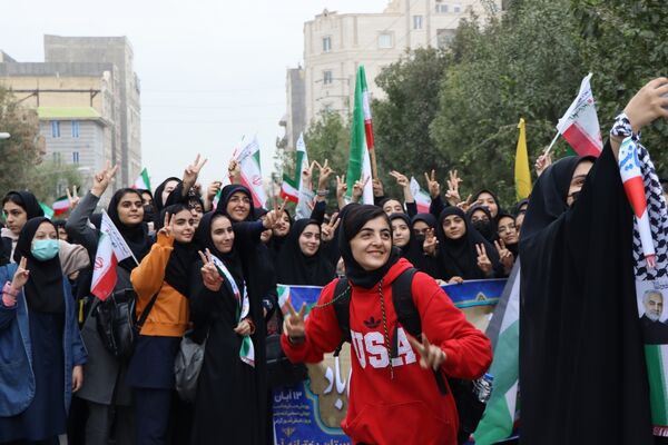 راهپیمایی 13 آبان در ناحیه یک بهارستان