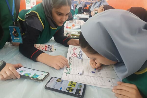 حضور دانش آموزان مدرسه ایثار در اردو توانمند سازی "برپا" در اردوگاه امام خمینی (ره)