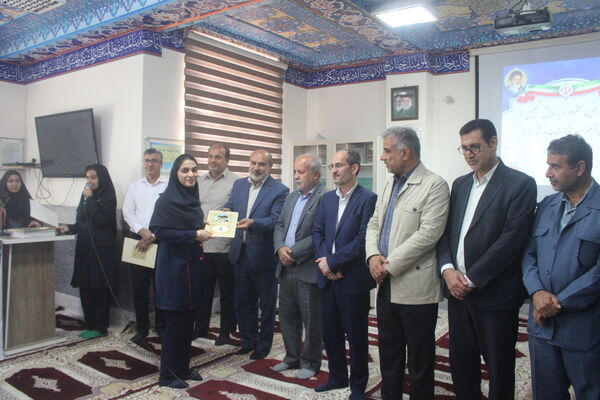 مراسم تجلیل از دانش‌آموزان ممتاز شاهد و ایثارگر شهرستان بوشهر
