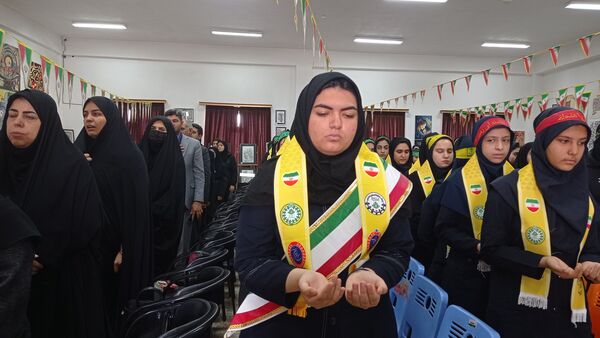 همایش «یاوران انقلاب» پیشتازان هنرستان شهریار تبریز