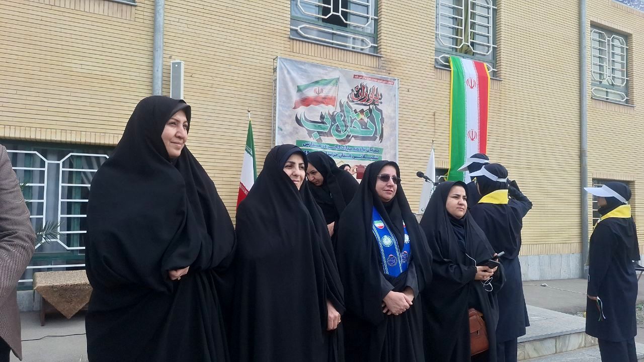 همایش یاوران انقلاب؛ نمایش توانمندی‌های دانش‌آموزان یاس