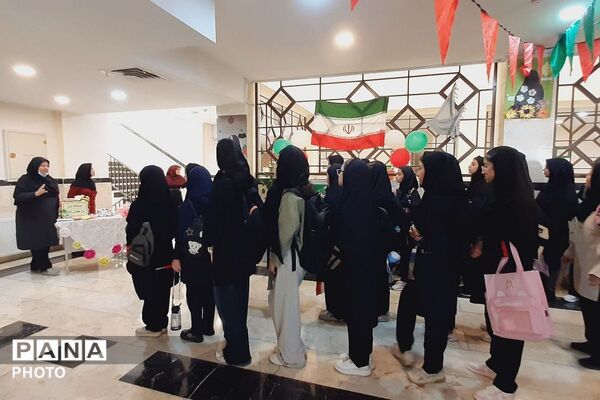 دبیرستان دخترانه شهدای فراجا، میزبان جشن جوانه‌ها