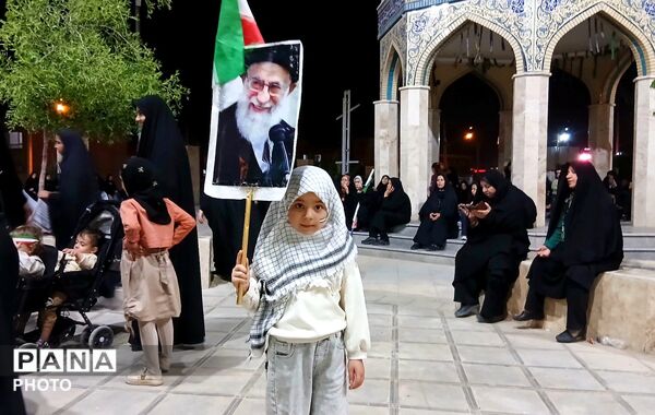 همراهی کودکان جعفرآباد تا آستان شهدای گمنام در شب هشتاد و یکم