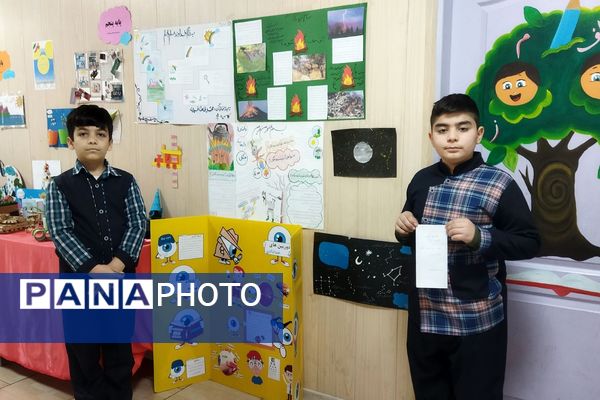 بازدید کارشناس پژوهش ناحیه دو شهرری از نمایشگاه پژوهش دبستان قلنبر