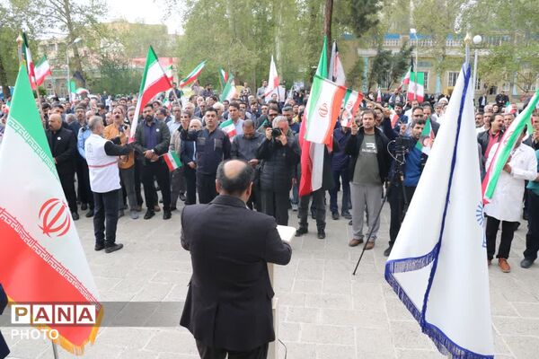 کادر سلامت مشهد خواستار توقف حملات به مراکز علمی شد