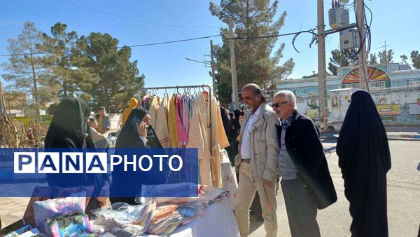 بازارچه محلی در حاشیه جشن چله خرد عارف آباد