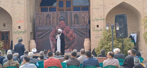 جشواره بومی محلی عناب شهرستان کوهپایه 