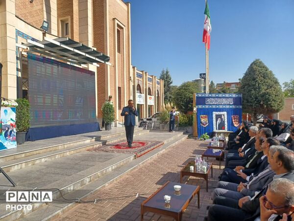 زنگ مهر، ایثار، شهادت و نماز  در هنرستان دارالفنون