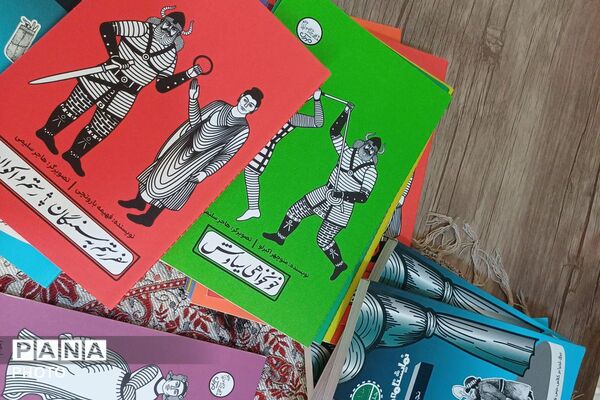 تقویت گنجینه کتابخانه مدرسه توحید یک با هدیه ای از جنس دانایی