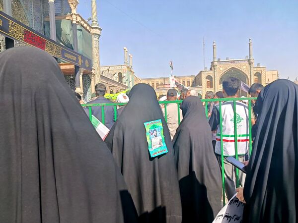جلوه هایی از حضور مردم قم در راهپیمایی یوم الله 13 آبان
