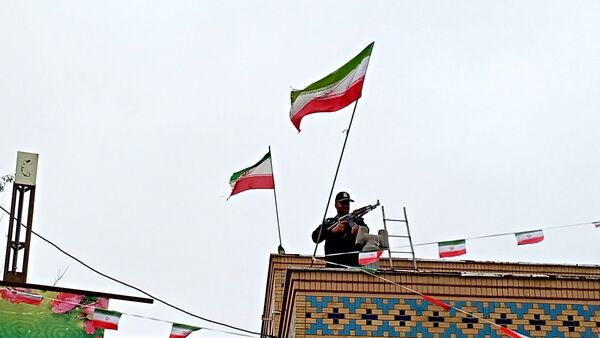 حاشیه نگاری حضور مردم شهر بن در راهپیمایی ۲۲ بهمن ۱۴۰۴
