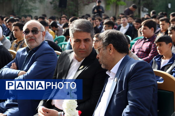 مراسم چهارشنبه‌های امام رضایی در مدرسه پیام غدیر آموزش و پرورش منطقه 14 تهران 