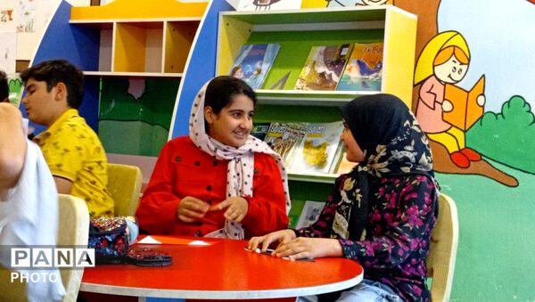 کلاس‌های اوریگامی ویژه نوجوانان در کتابخانه امام باقر

