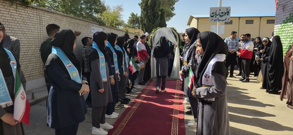 زنگ آغاز سال تحصیلی در سروستان نواخته شد