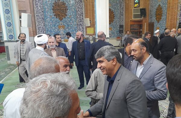 تجدید میثاق سرپرست آموزش وپرورش منطقه پردیس با شهدای گمنام