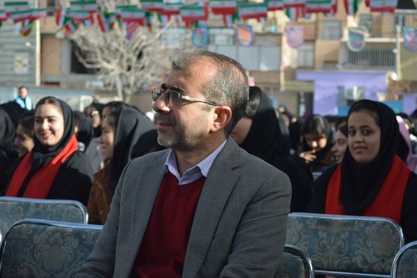 طنین زنگ انقلاب در بهارستان‌دو 