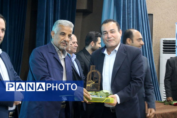 تجلیل از معلمان نمونه استان بوشهر 