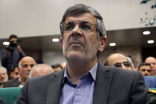 نشست بررسی کتاب همسفر آتش و برف یزد