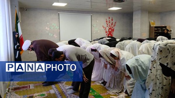 نماز جماعت به امامت امام جمعه‌‌‌ی موقت میناب