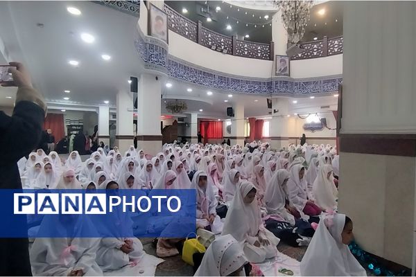 آیین جشن تکلیف دانش‌آموزان دختر شهرستان پردیس در فضایی معنوی و باشکوه