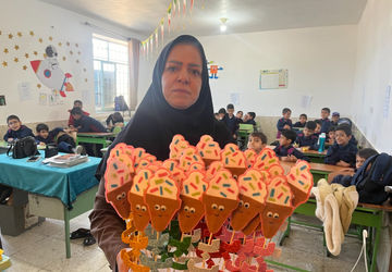 تدریس نشانه "ب" مثل بابا در دبستان شهید محمد منتظر قائم خاتم 