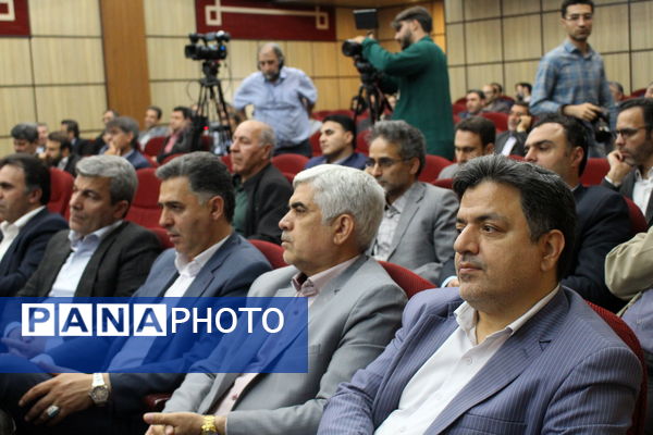 جلسه شورای اداری استان تهران با حضور وزیر کشور به‌مناسبت هفته معلم