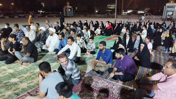 پارسیان در شب ولادت حضرت زینب (س) غرق در شادی و نور 