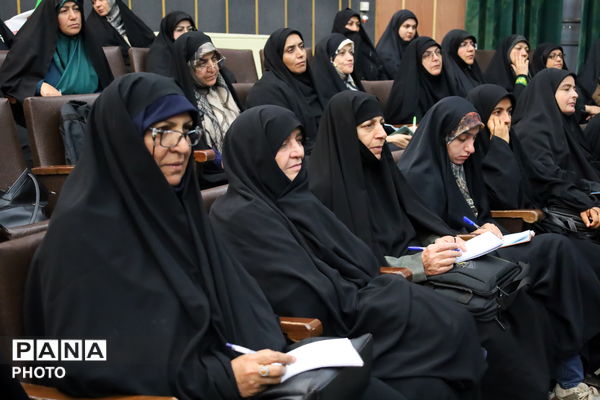 جلسه هم اندیشی مسئولان جوامع فرهنگی قرآنی