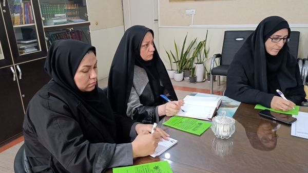 جلسه توجیهی مدیران هنرستان دخترانه با موضوع آزمون غربالگردی