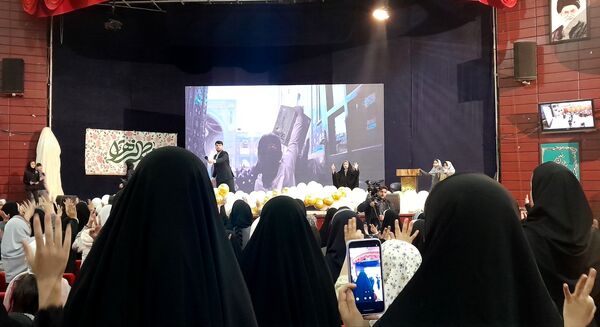 همایش مادر و دختری در ناحیه ۲ 