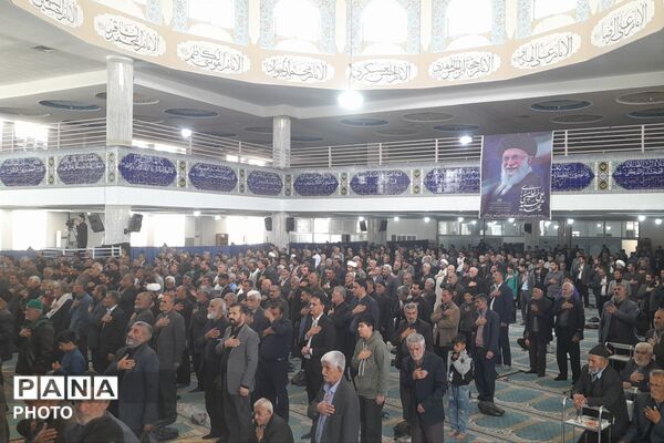 حال‌وهوای معنوی لردگان در جمعه‌ای که با یاد امام شهید و شهدای میناب روشن شد