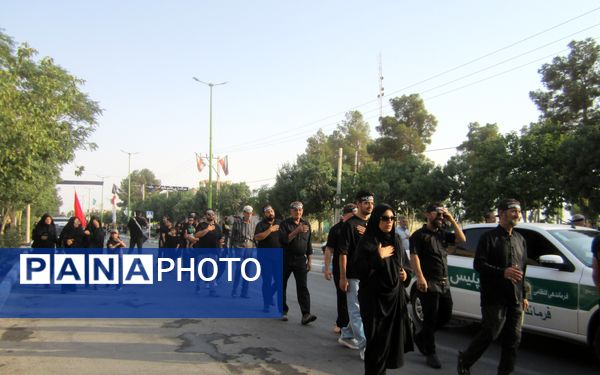 مراسم پیاده‌روی هیات سراسر شهر دولت آباد به سمت آستان مقدس سیدان الکریمان برخوار 