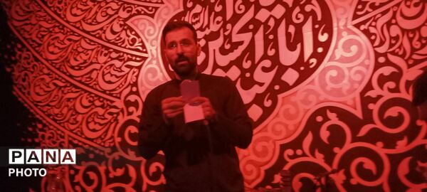 حضور مردم در هیئت انصارالمهدی در سومین شب محرم