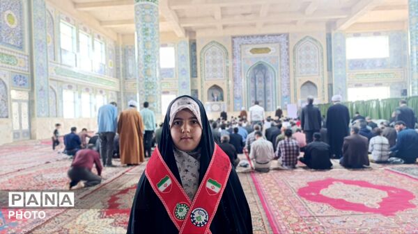 حضور پیشتازان کوچک در آیین عبادی‑سیاسی نماز جمعه