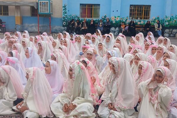 برگزاری جشن تکلیف دختران در مدرسه معراج بهارستان۲