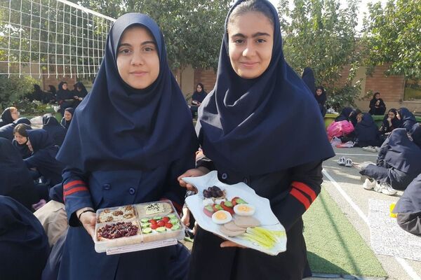 برگزاری اردوی درون‌مدرسه‌ای با محوریت صبحانه سالم در آموزشگاه هیأت امنایی فرزانگان ملارد