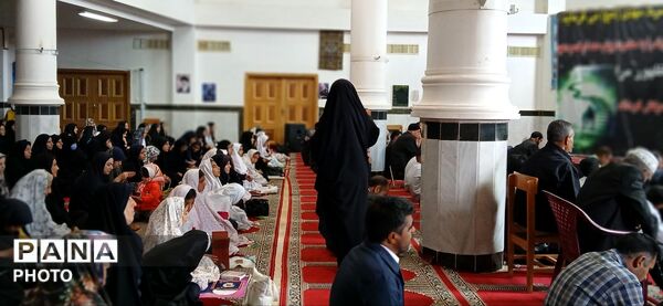 حضور پررنگ دانش‌آموزان بیرانوندی در نماز جمعه