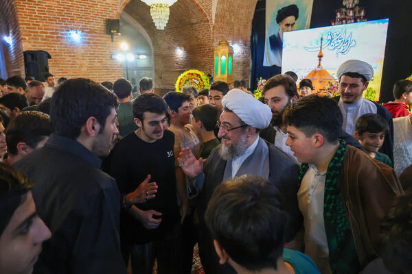 هم‌نشینی معنویت و تعلیم در مسجد