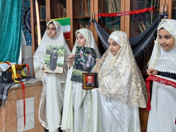 گرامیداشت سالگردشهیدحاج قاسم سلیمانی در نمازخانه مدرسه هدی و  دبستان هیات امنایی فرهنگ