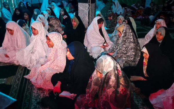 نسل نوجوان در اعتکاف؛ با اشک و اراده، پیام صبر حضرت زینب (س) را به گوش آسمان رساند