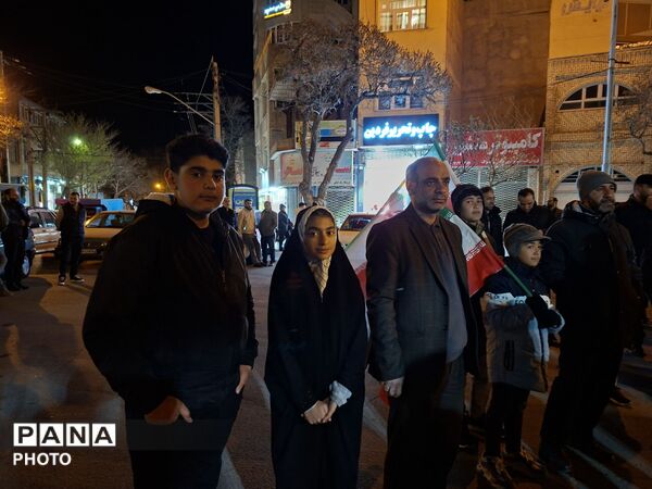 تجمع فرهنگیان و دانش‌آموزان اهری در آستانه چهلم رهبر شهید و شهدای دانش‌آموز میناب
