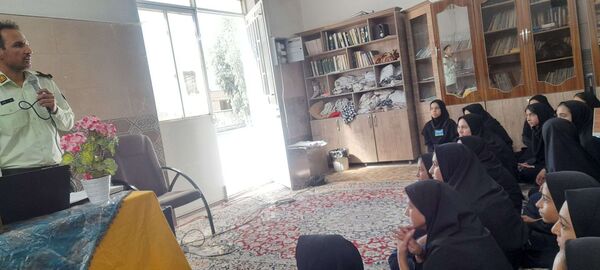 گرامیداشت هفته نیروی انتظامی در آموزشگاه مرحوم پاکدل خلیل آباد 
