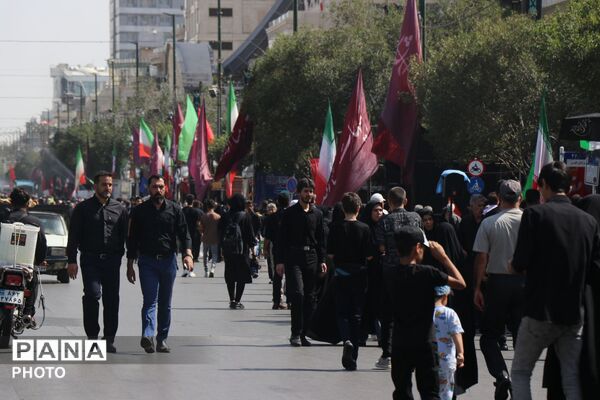 نبض اربعین در مشهد تپید؛ اجتماع باشکوه جاماندگان حسینی