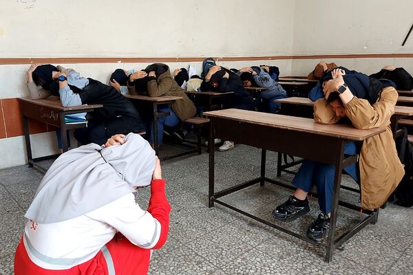 مانور سراسری زلزله در مدارس کهریزک و باقرشهر 