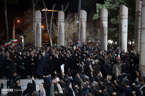 مراسم عزاداری در سوگ رهبر شهید انقلاب