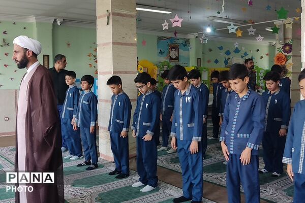 برپایی نماز جماعت در مدارس ناحیه دو شهرری 